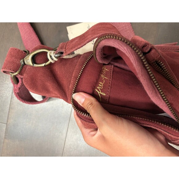 NWT Free People Hudson Sling Bag - Picture 2 of 5